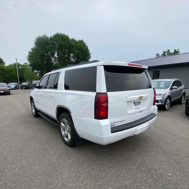 2015 Chevrolet Suburban Image 9
