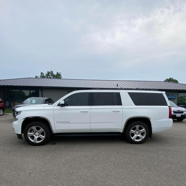 2015 Chevrolet Suburban Image 10