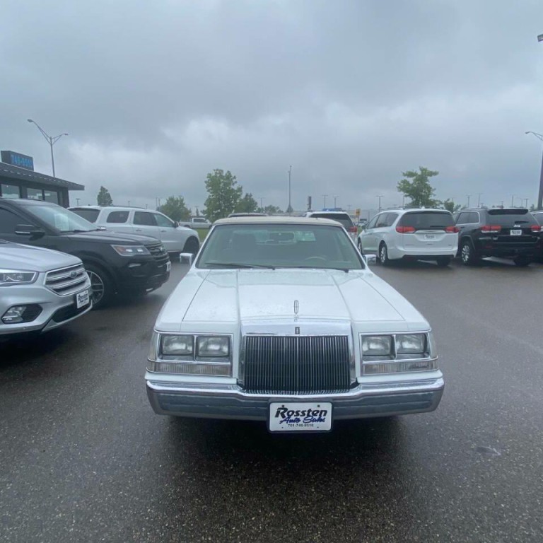 1987 Lincoln Continental Image 3