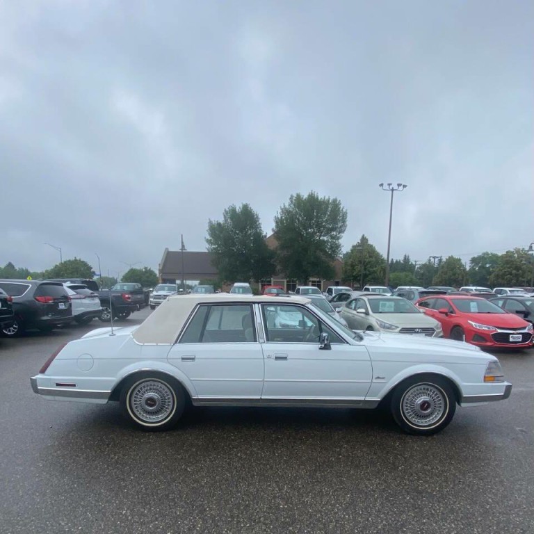1987 Lincoln Continental Image 5