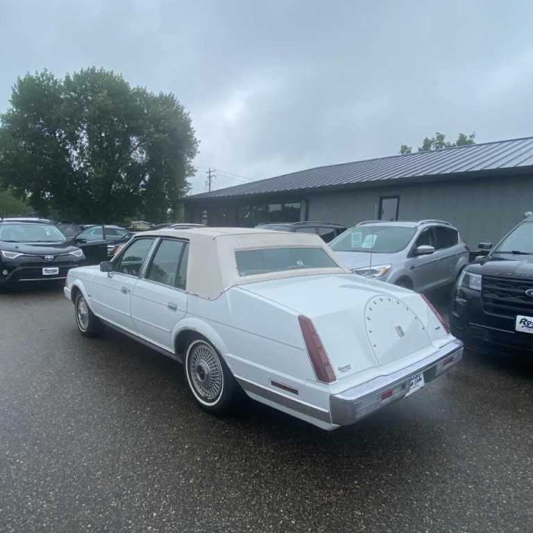 1987 Lincoln Continental Image 8