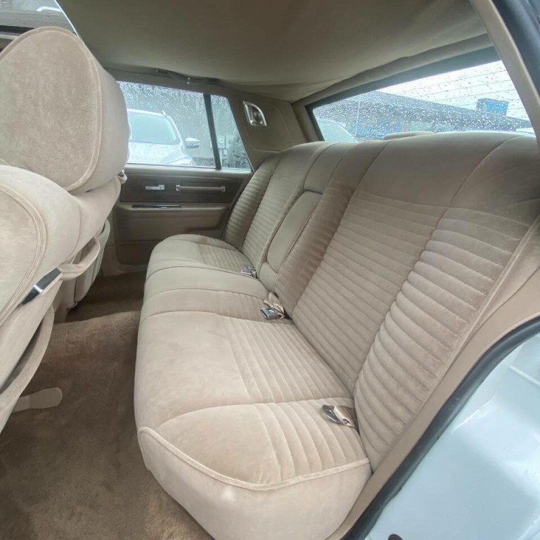 1987 Lincoln Continental Image 10