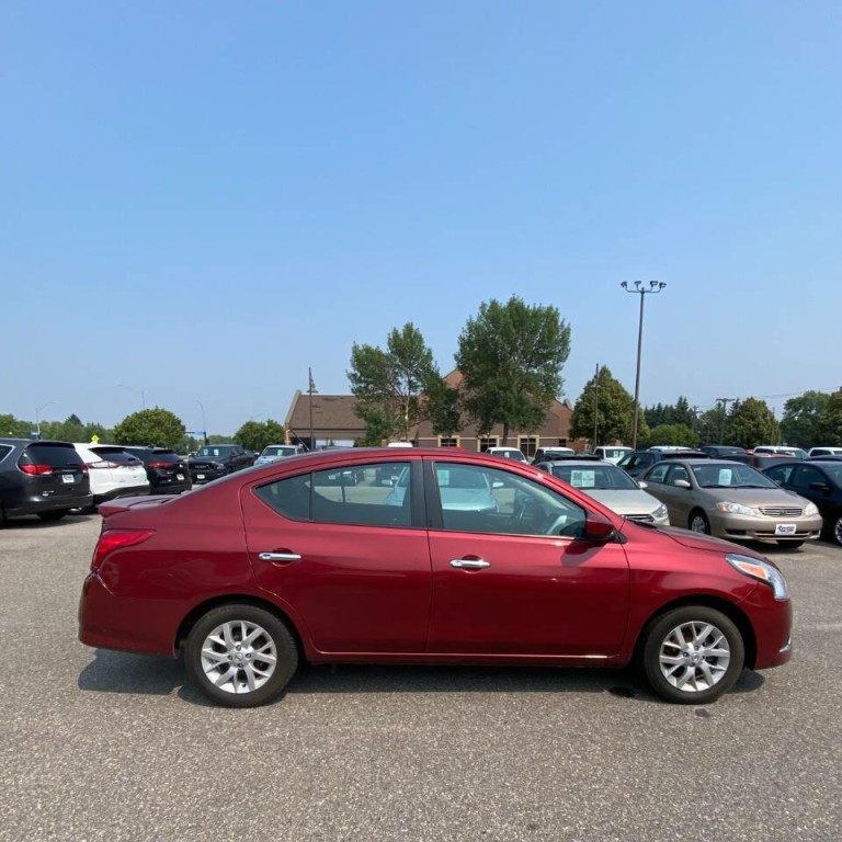 2018 Nissan Versa Image 5