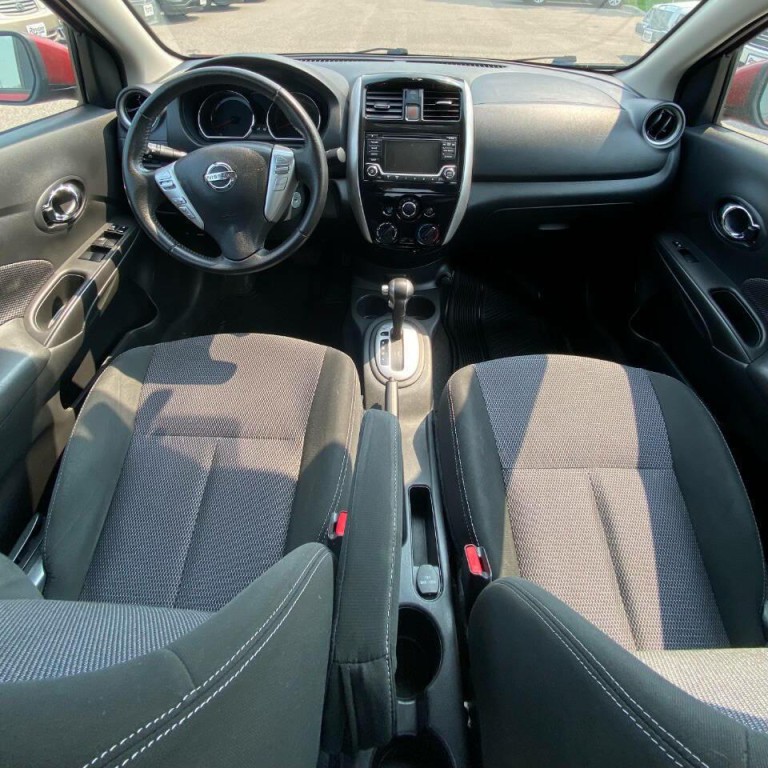 2018 Nissan Versa Image 11
