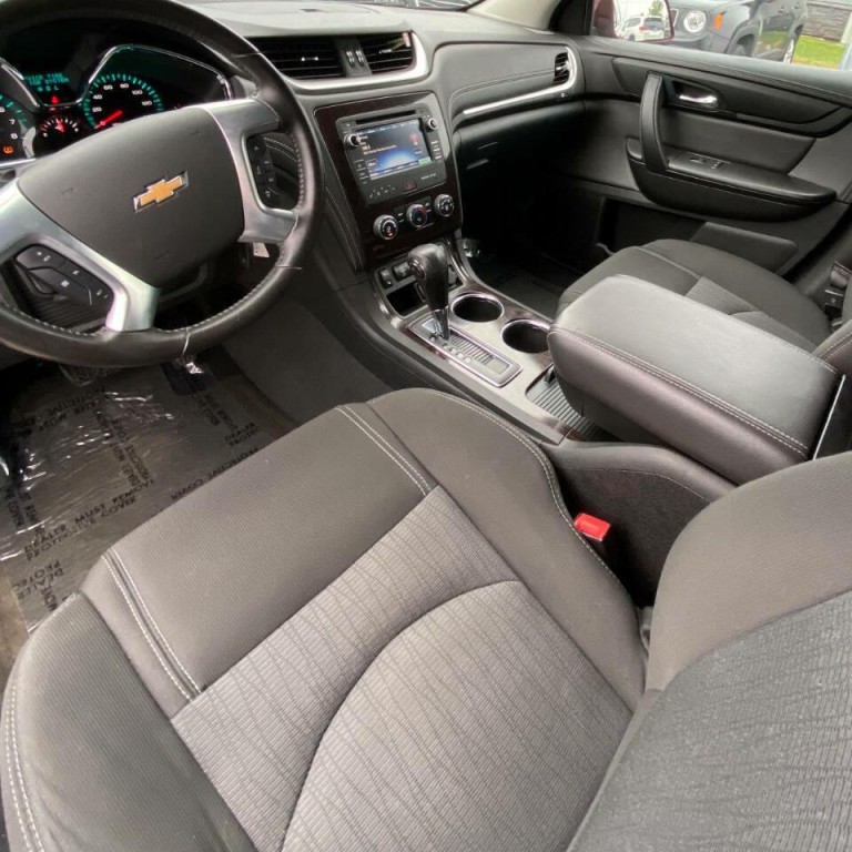 2017 Chevrolet Traverse Image 16