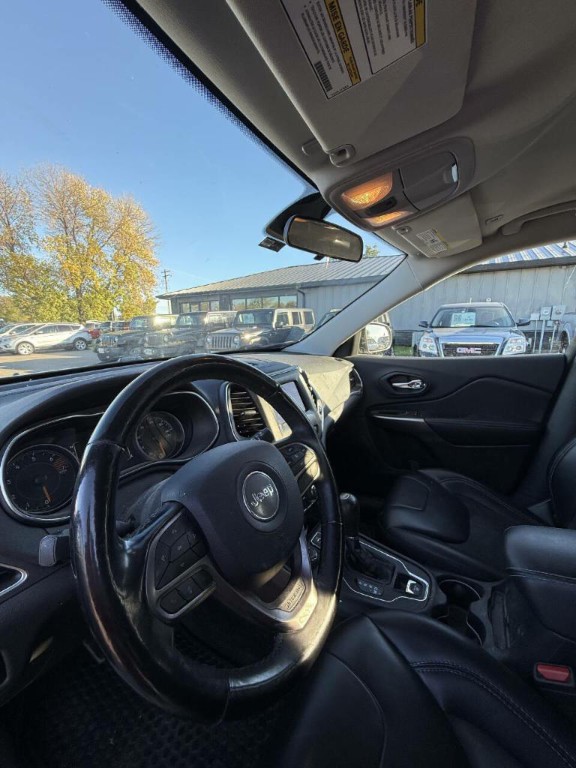 2019 Jeep Cherokee Image 10