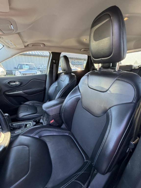 2019 Jeep Cherokee Image 11