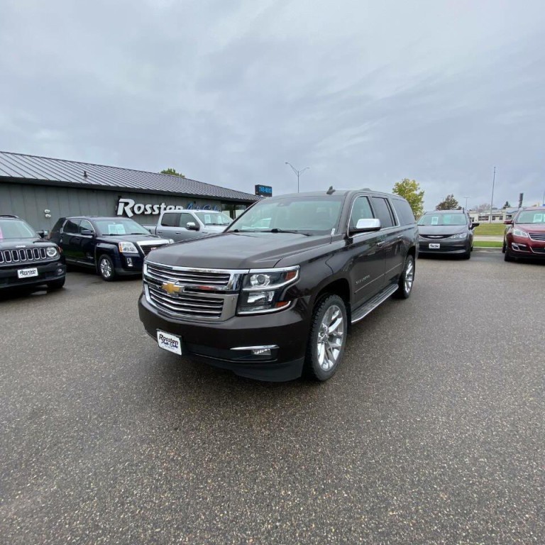 2018 Chevrolet Suburban Image 2