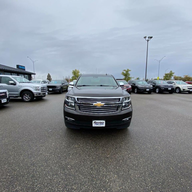 2018 Chevrolet Suburban Image 3