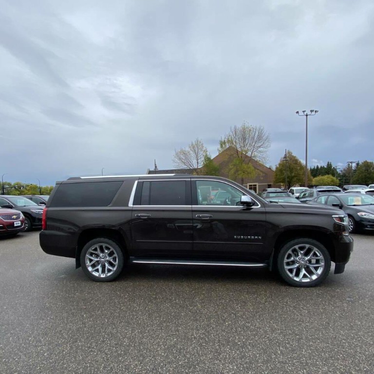 2018 Chevrolet Suburban Image 5