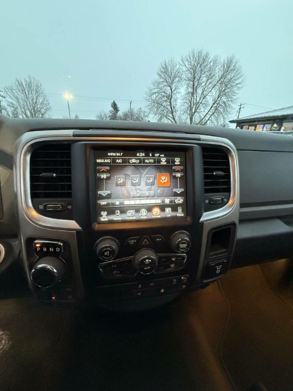 2015 RAM 1500 Image 12