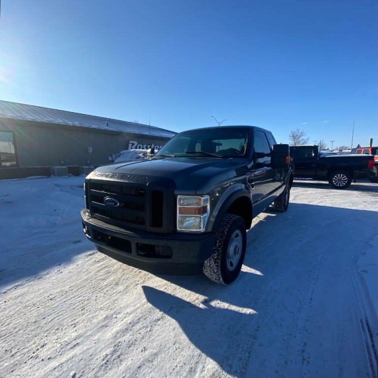 2010 Ford F-250 Image 2