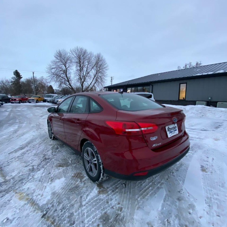 2017 Ford Focus Image 8