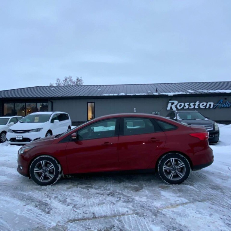 2017 Ford Focus Image 9