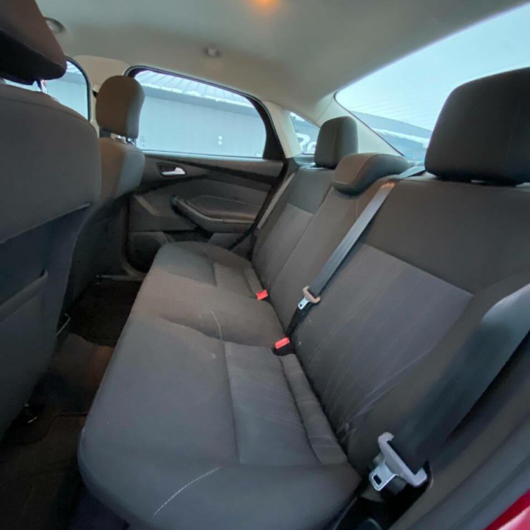 2017 Ford Focus Image 10