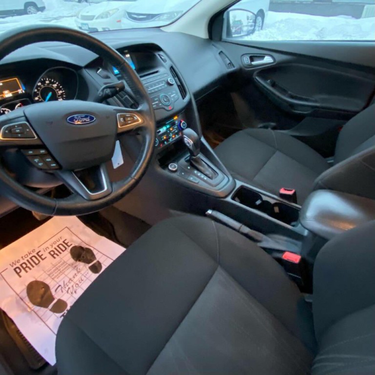 2017 Ford Focus Image 12