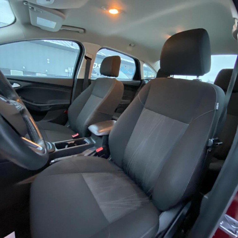 2017 Ford Focus Image 13