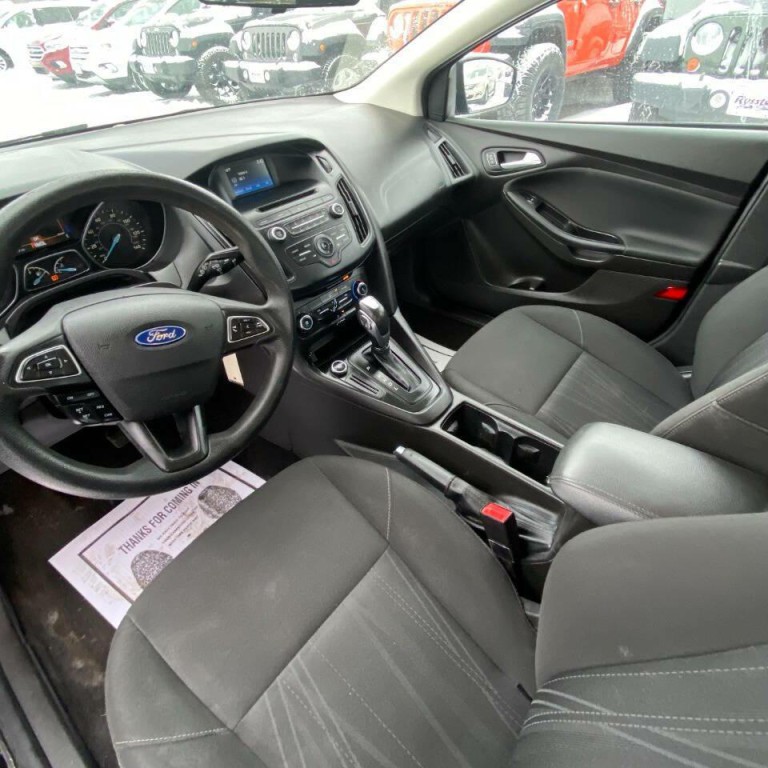 2016 Ford Focus Image 12