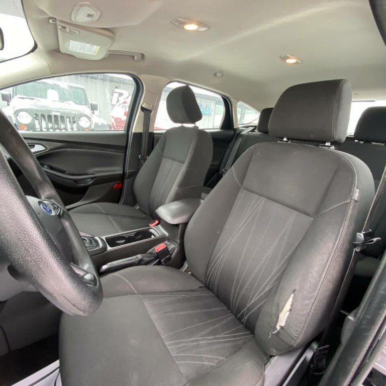 2016 Ford Focus Image 13