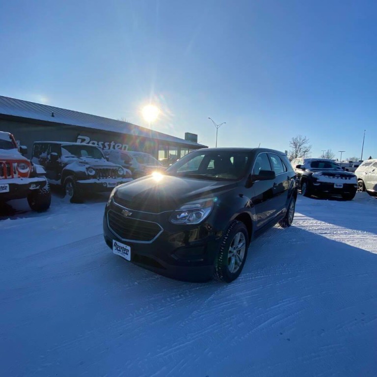 2017 Chevrolet Equinox Image 2