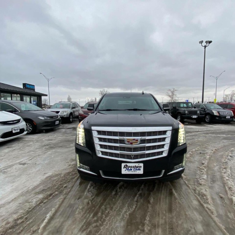 2019 Cadillac Escalade Image 3