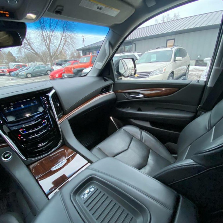 2019 Cadillac Escalade Image 16