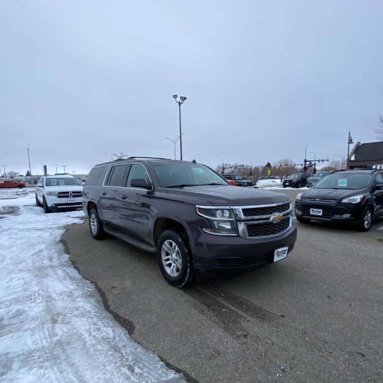 2015 Chevrolet Suburban Image 4