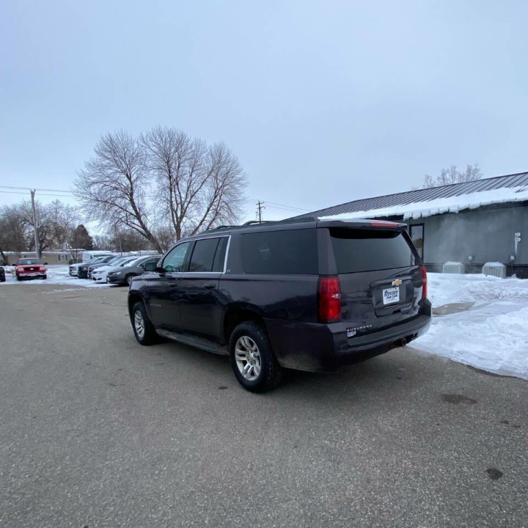 2015 Chevrolet Suburban Image 8