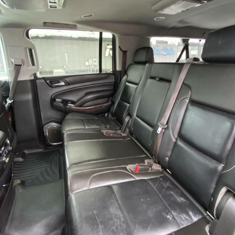 2015 Chevrolet Suburban Image 11