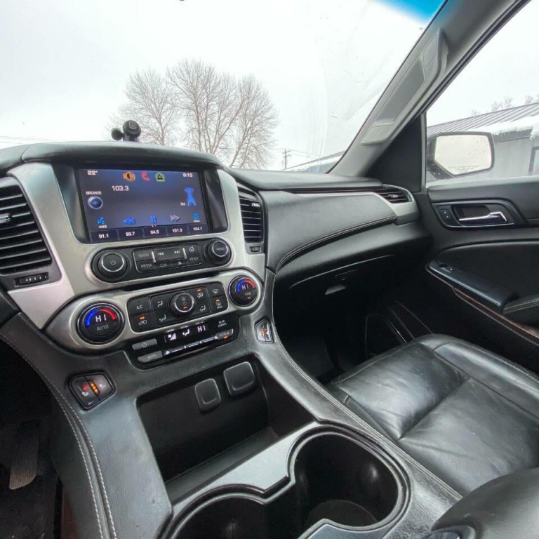 2015 Chevrolet Suburban Image 14