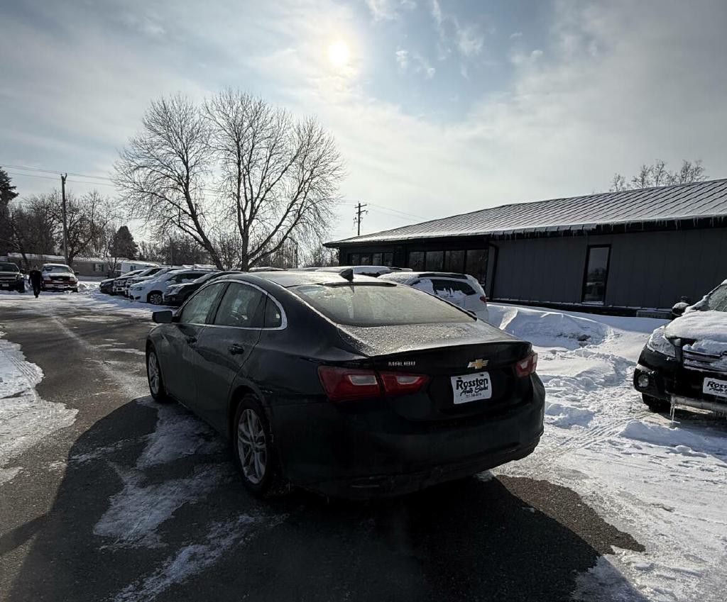 2017 Chevrolet Malibu Image 4