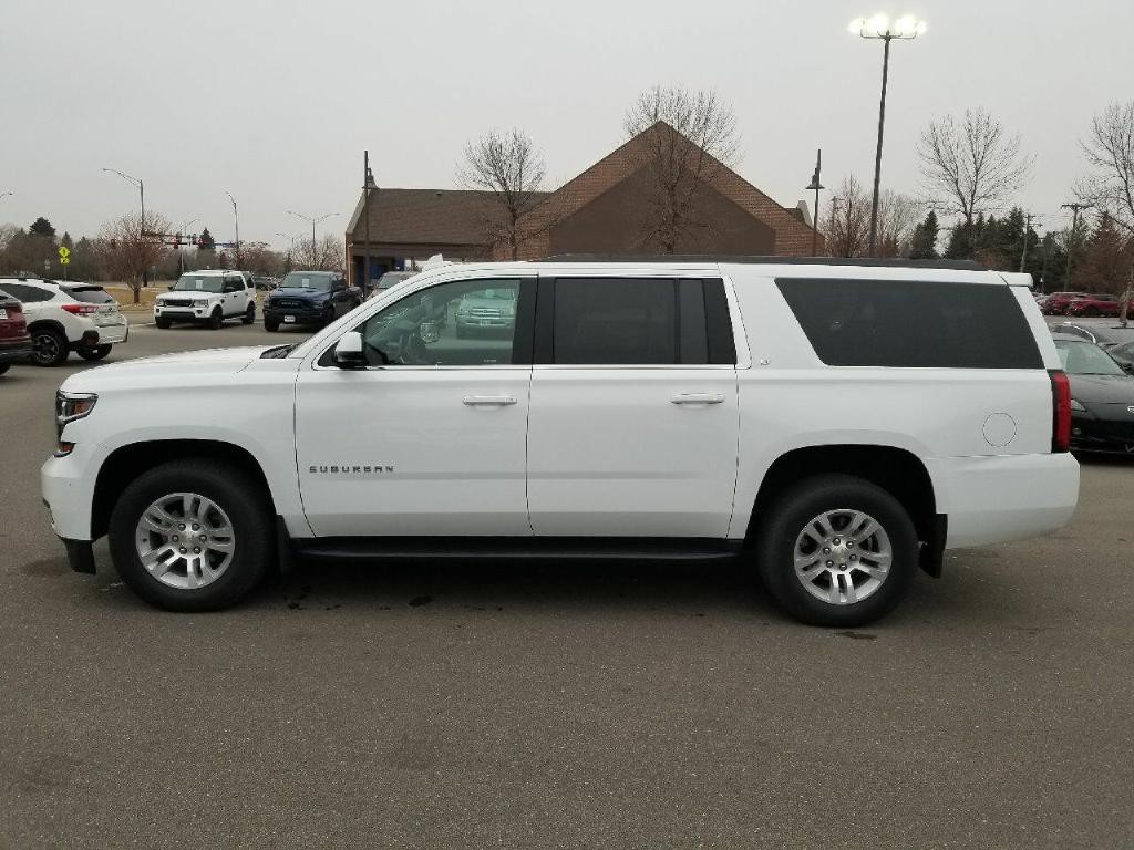 2018 Chevrolet Suburban Image 1
