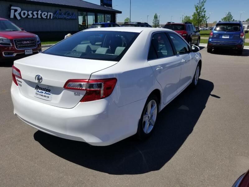 2014 Toyota Camry Image 6