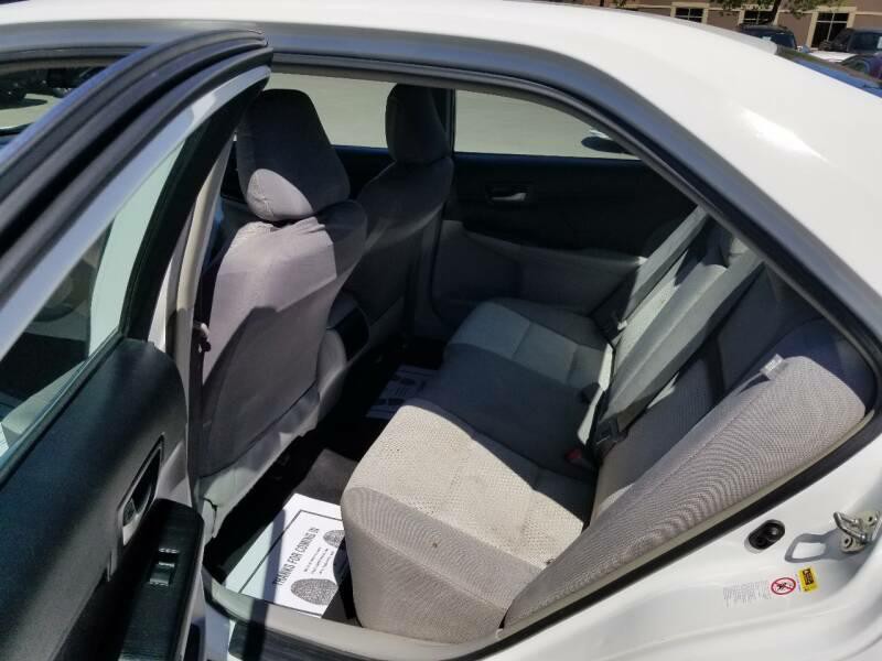 2014 Toyota Camry Image 10