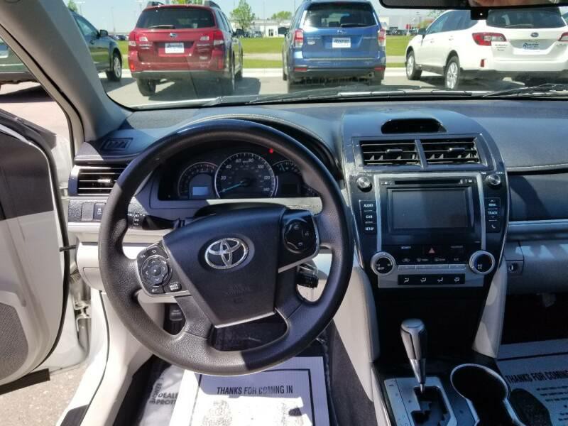 2014 Toyota Camry Image 11