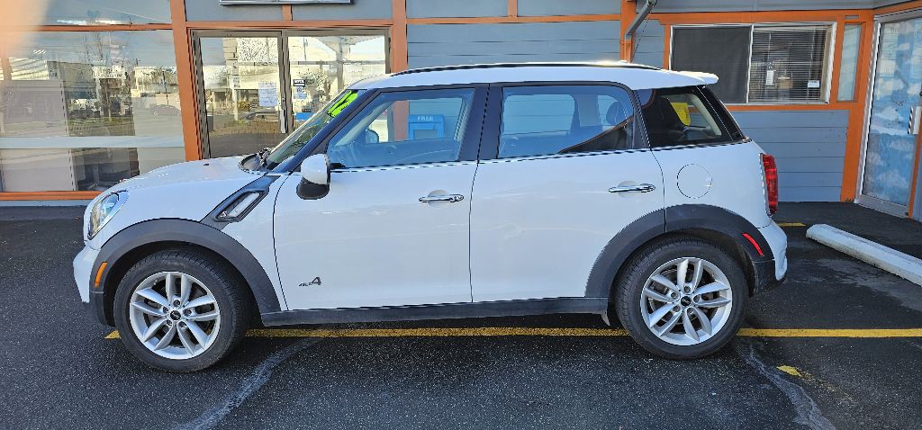 2012 MINI Cooper Image 2