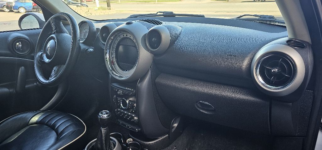 2012 MINI Cooper Image 14