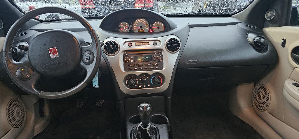 2004 Saturn ION Image 8