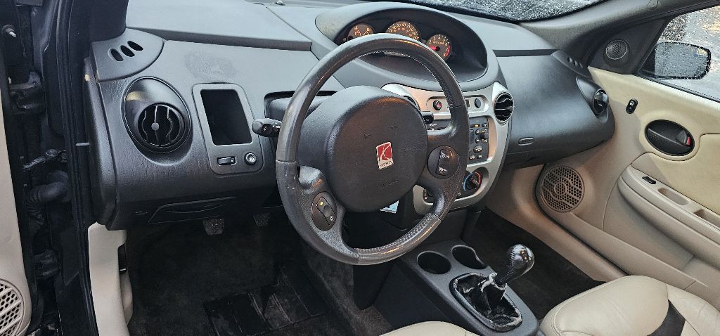 2004 Saturn ION Image 10
