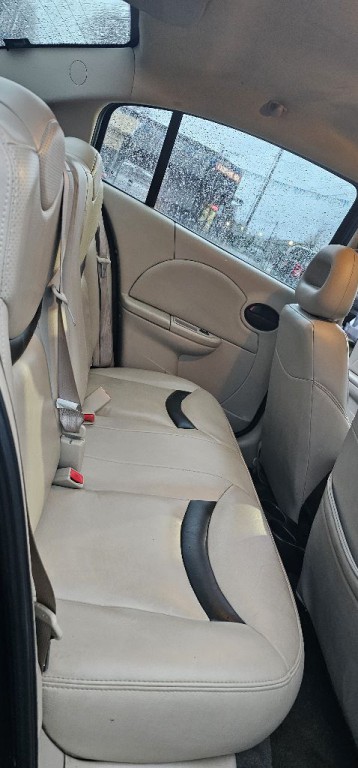 2004 Saturn ION Image 15