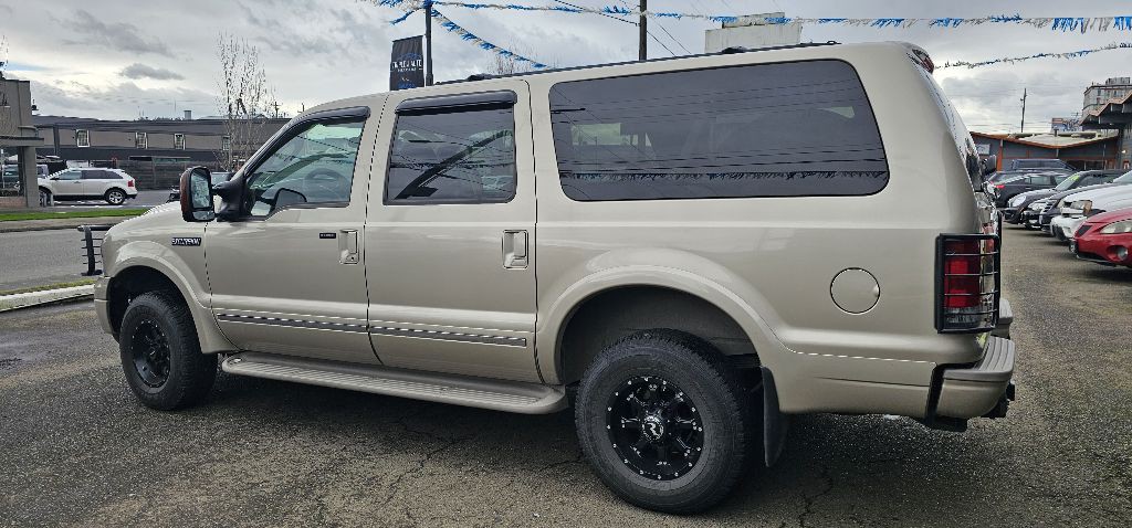 2005 Ford Excursion Image 3