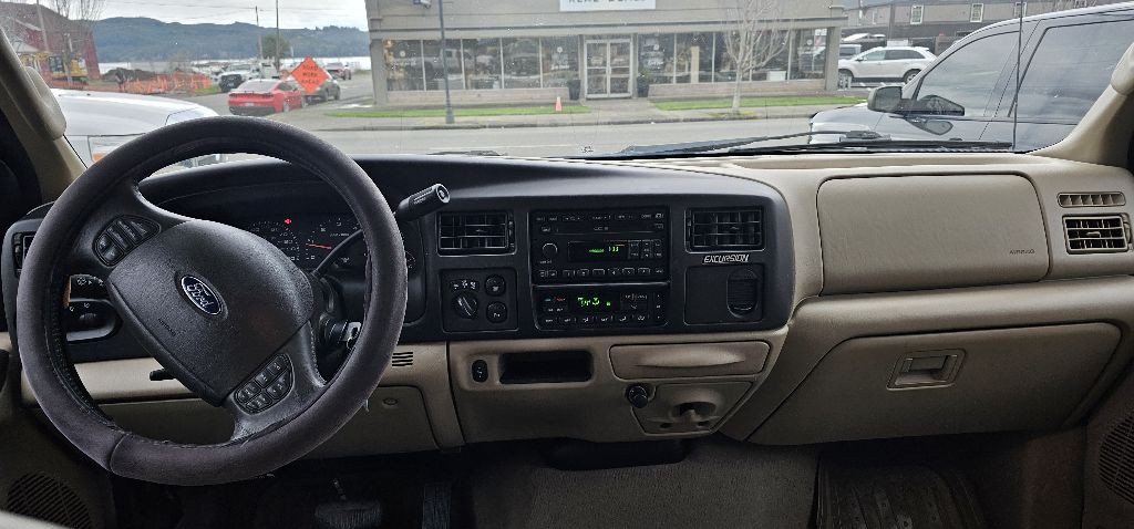 2005 Ford Excursion Image 9