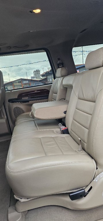 2005 Ford Excursion Image 14