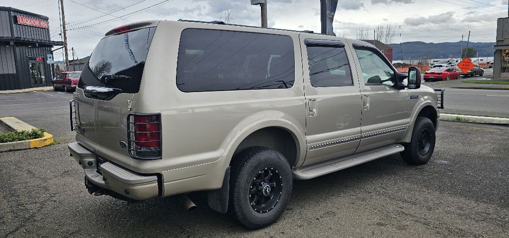 2005 Ford Excursion Image 17