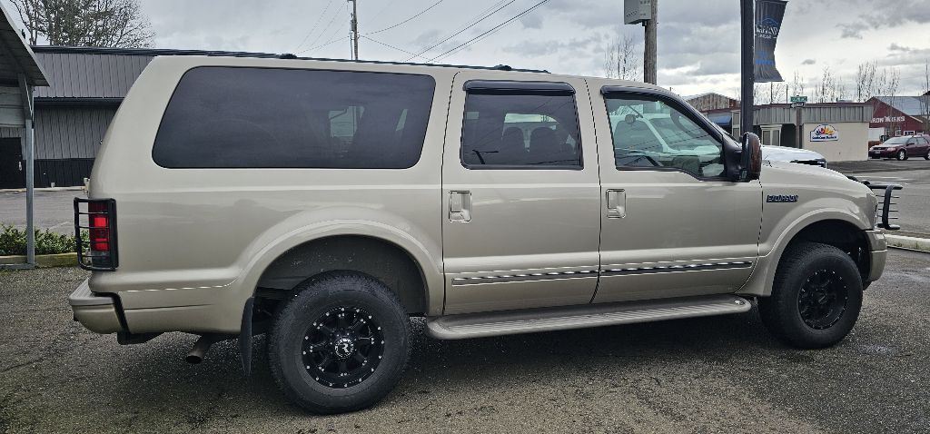 2005 Ford Excursion Image 18