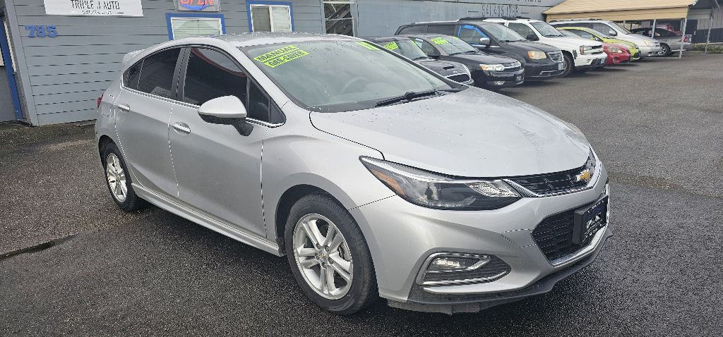 2017 Chevrolet Cruze Image 2