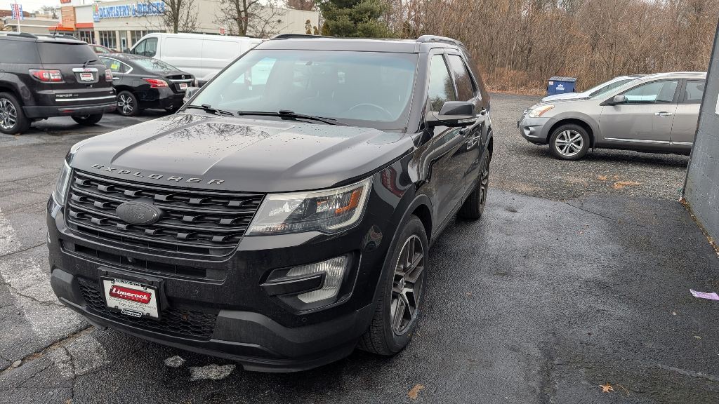 2016 Ford Explorer Image 2