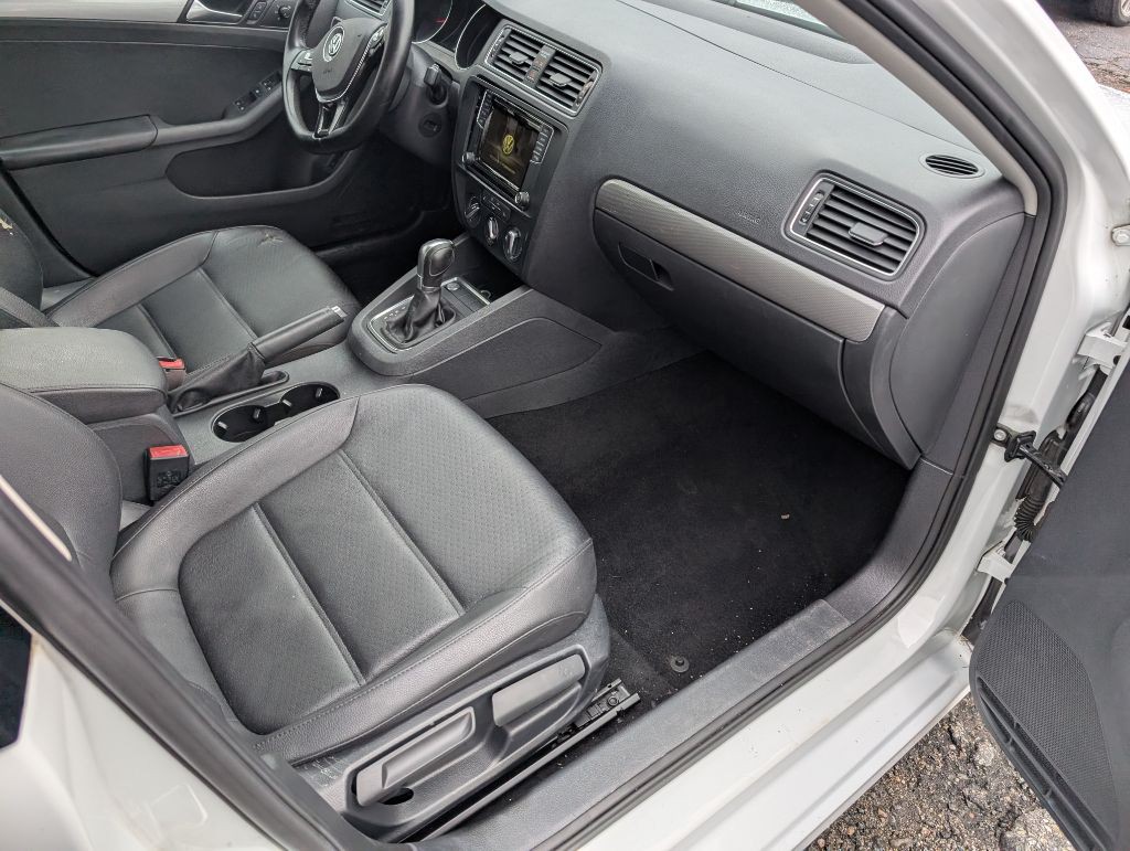2017 Volkswagen Jetta Image 23