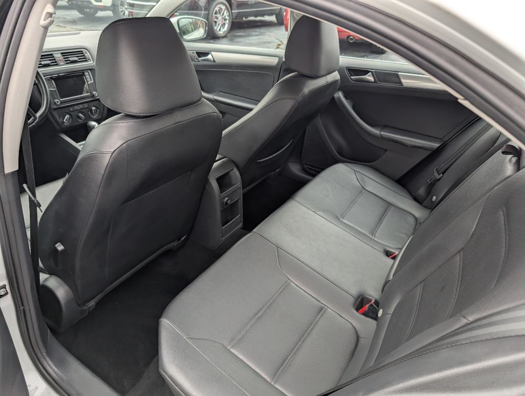 2017 Volkswagen Jetta Image 24