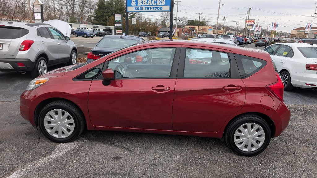2016 Nissan Versa Image 2